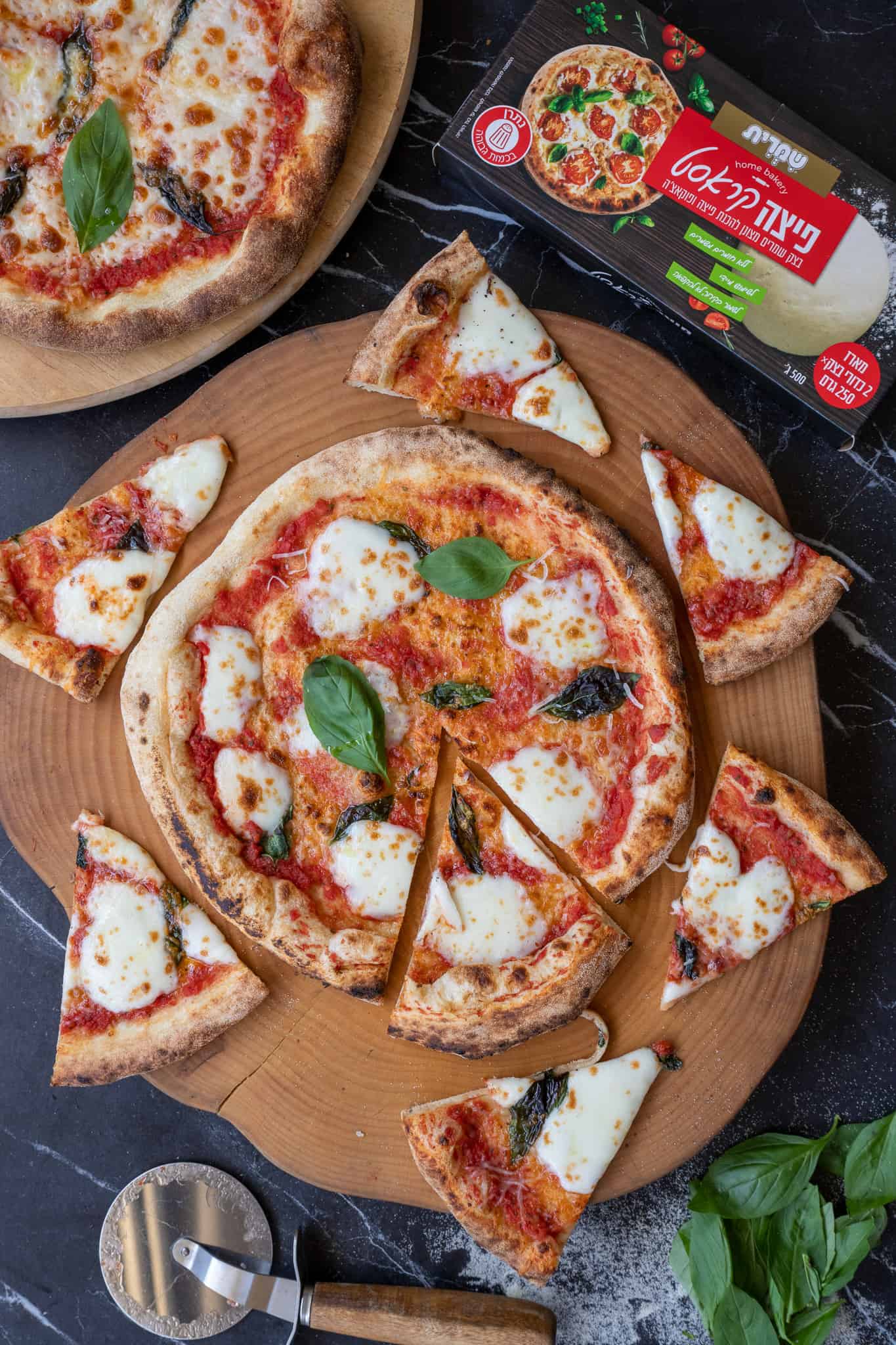 תמונה פיצה נפוליטנית אמיתית גם בתנור וגם בטאבון בקלות תמונה פיצה נפוליטנית אמיתית גם בתנור וגם בטאבון בקלות